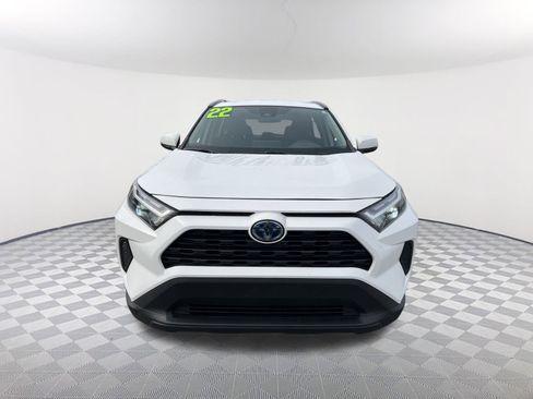 Used 2022 Toyota RAV4 XLE image 2