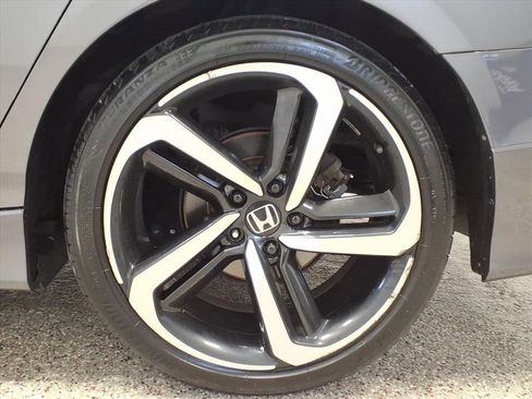 Used 2019 Honda Accord Sport image 6