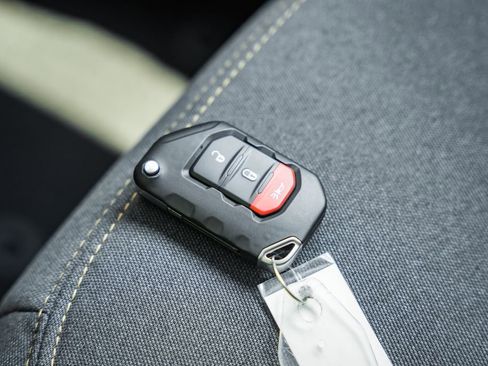 New 2025 Jeep Gladiator Sport image 44