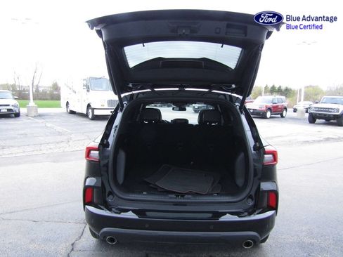 Certified 2023 Ford Escape ST-Line Elite AWD/4WD image 9