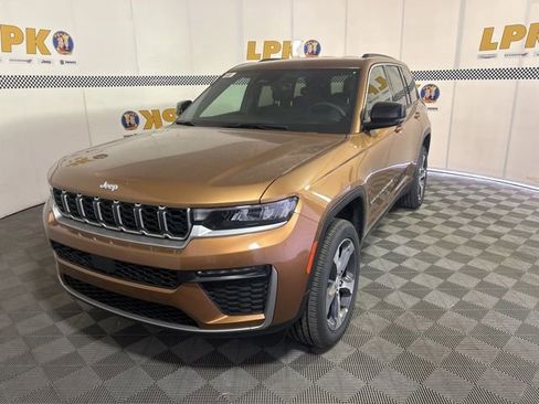 New 2026 Jeep Grand Cherokee Limited AWD/4WD image 8