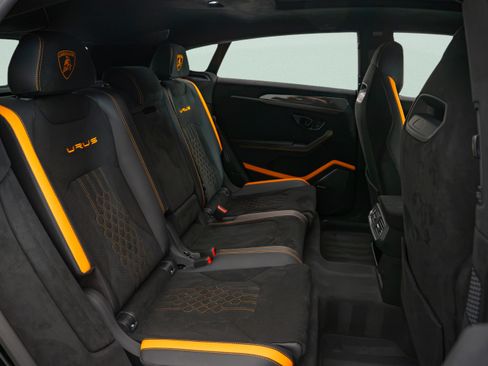 Used 2024 Lamborghini Urus Performante AWD/4WD image 18
