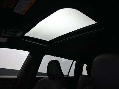Used 2021 Toyota Highlander XSE FWD image 23