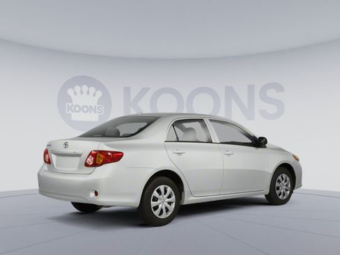 Used 2010 Toyota Corolla LE FWD image 2