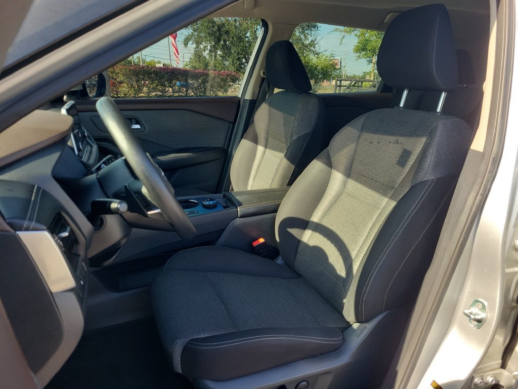 Certified 2022 Nissan Rogue SV AWD/4WD image 16