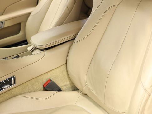 Used 2016 Aston Martin Vanquish Volante RWD image 17