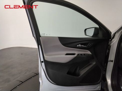 Used 2022 Chevrolet Equinox LS image 26