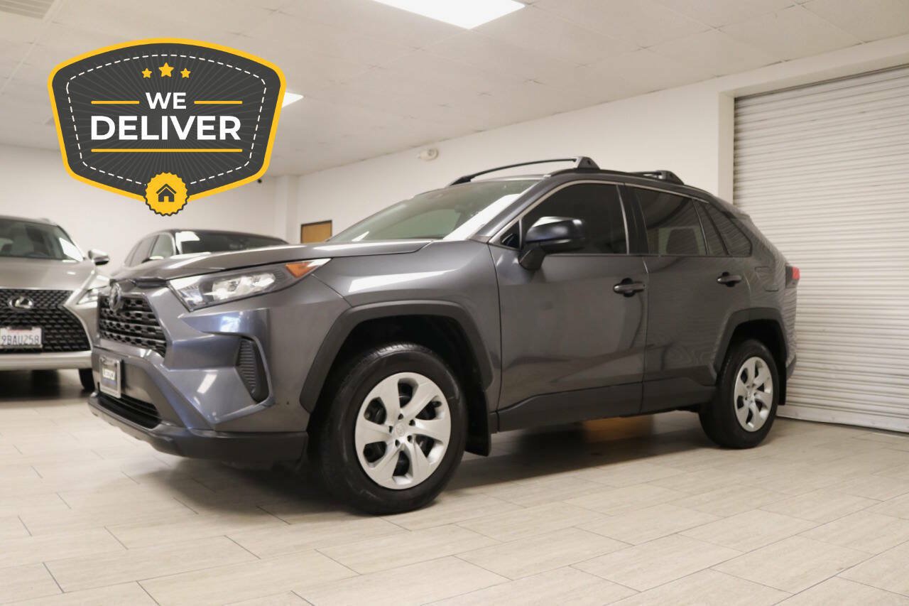 Used 2020 Toyota RAV4 LE w/ Carpet Mat Package AWD/4WD image 2