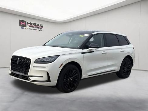 Used 2024 Lincoln Corsair AWD w/ Equipment Group 101A image 4