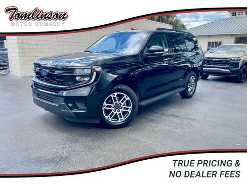Used 2025 Ford Expedition Active AWD/4WD image 1