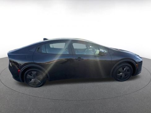 Used 2025 Toyota Prius LE image 17