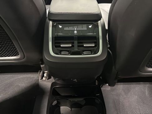 Used 2020 Volvo XC90 T6 Momentum w/ Protection Package image 29