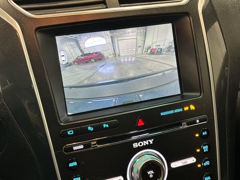 Used 2016 Ford Explorer Limited w/ Equipment Group 301A AWD/4WD image 23