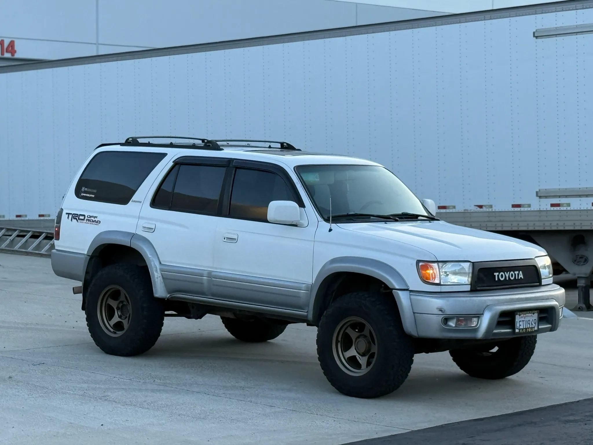 Used 1999 Toyota 4Runner Limited w/ Upgrade Value Pkg 5 AWD/4WD image 3