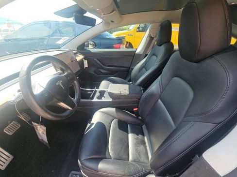 Used 2018 Tesla Model 3 Long Range image 9