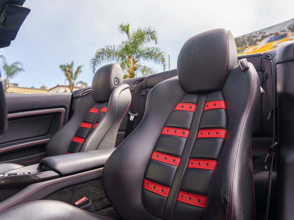 Used 2010 Ferrari California RWD image 22