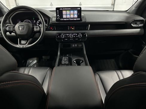 Used 2025 Honda Pilot TrailSport image 27