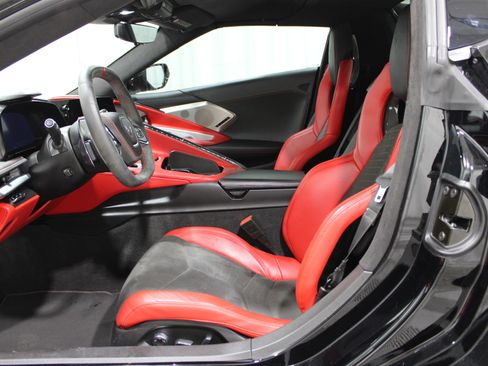 Used 2023 Chevrolet Corvette Stingray Premium Conv w/ 3LT image 3