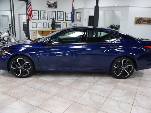 Used 2024 Nissan Altima 2.5 SR FWD image 3