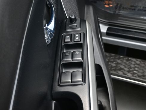 Used 2016 Nissan Titan SL image 10