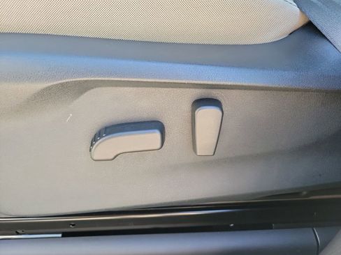 Used 2025 Subaru Ascent Premium image 23