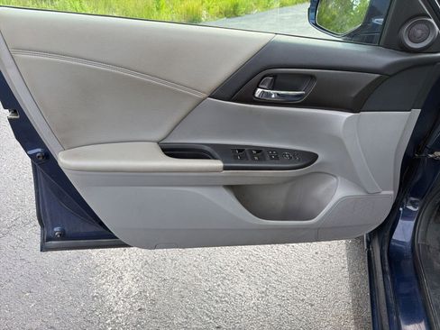 Used 2014 Honda Accord EX image 11