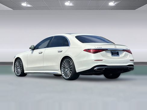 Used 2022 Mercedes-Benz S 500 4MATIC image 3