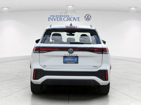 Certified 2026 Volkswagen Tiguan SE R-Line AWD/4WD image 6