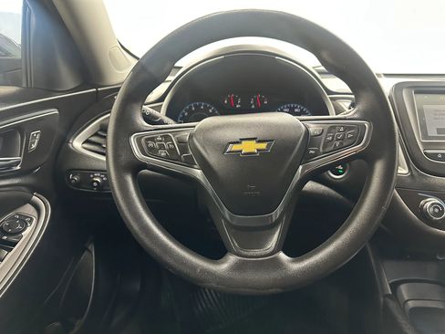 Used 2017 Chevrolet Malibu LS image 19