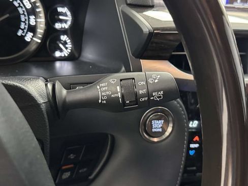 Used 2019 Lexus LX 570 4WD w/ Luxury Package image 44