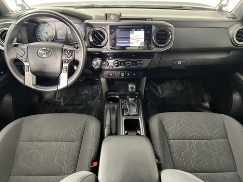 Used 2018 Toyota Tacoma TRD Off-Road image 19