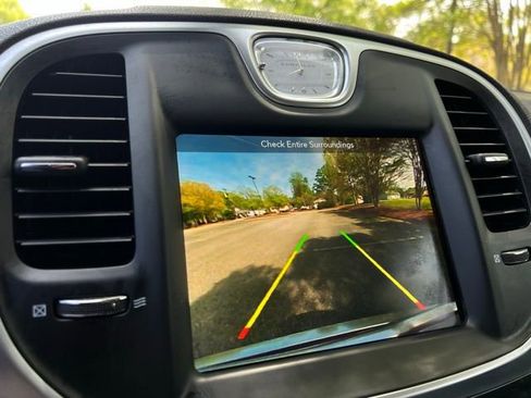 Used 2018 Chrysler 300 Touring w/ Chrome Appearance Package RWD image 40