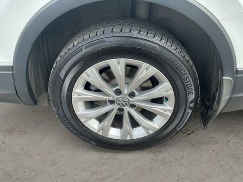 Used 2019 Volkswagen Tiguan SE AWD/4WD image 14