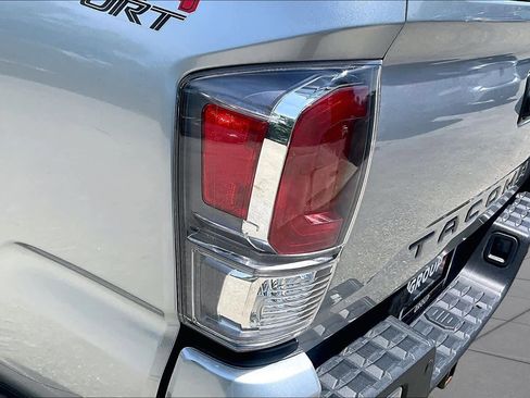 Used 2023 Toyota Tacoma TRD Sport w/ TRD Premium Sport Package AWD/4WD image 29