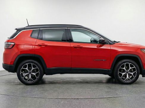 Used 2025 Jeep Compass Limited AWD/4WD image 11