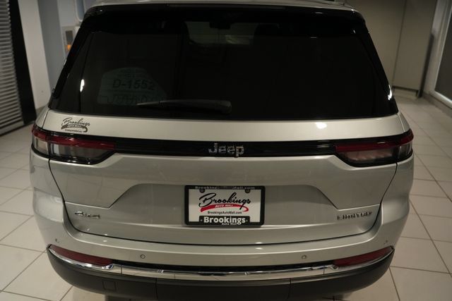 Used 2023 Jeep Grand Cherokee Limited w/ Luxury Tech Group II AWD/4WD image 9