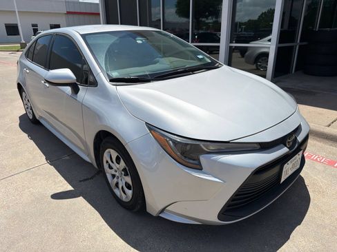Used 2023 Toyota Corolla LE FWD image 4