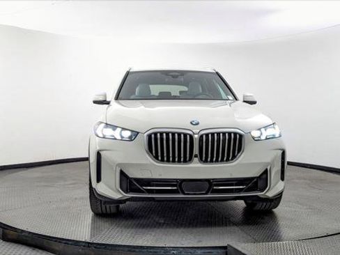 Used 2024 BMW X5 xDrive40i w/ Premium Package AWD/4WD image 12