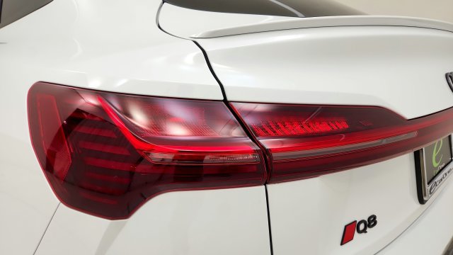Used 2024 Audi Q8 e-tron Prestige AWD/4WD image 25