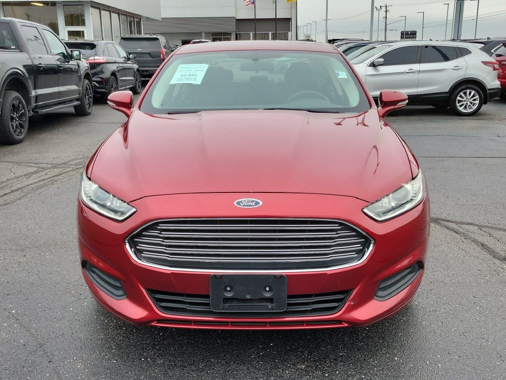 Used 2014 Ford Fusion SE FWD image 2