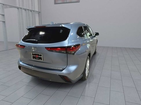 Used 2023 Toyota Highlander Limited AWD/4WD image 8