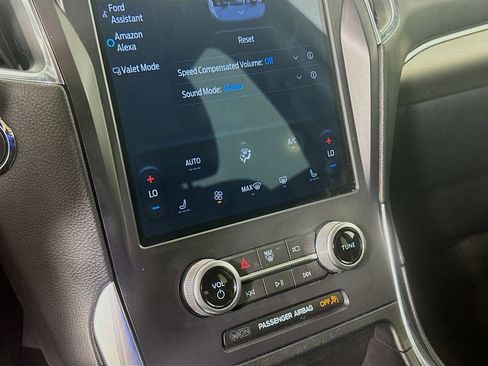 Used 2021 Ford Edge ST image 15