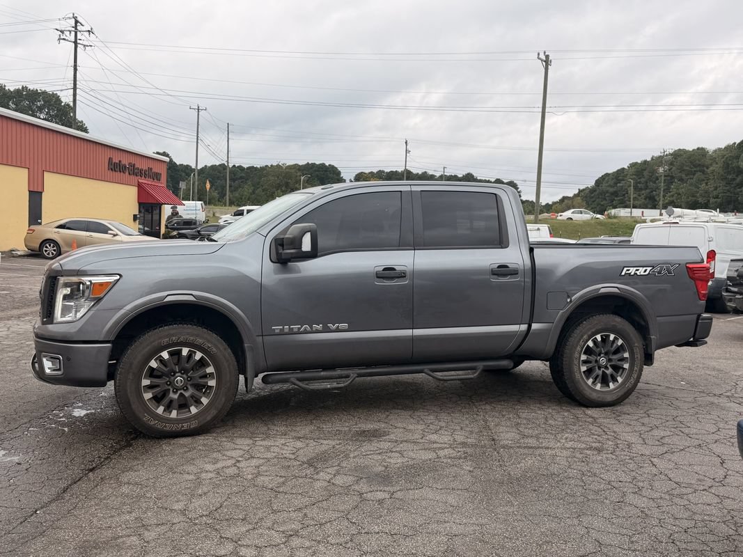 Used 2018 Nissan Titan PRO-4X w/ Pro-4x Convenience Package AWD/4WD image 2