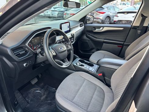 Used 2021 Ford Escape SE image 17
