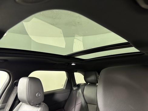 Certified 2025 Land Rover Range Rover Velar Dynamic SE image 9