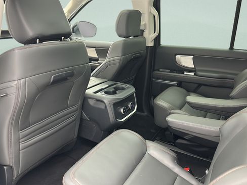 Used 2025 Ford Expedition Max Active AWD/4WD image 10