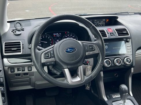 Used 2017 Subaru Forester 2.5i Limited AWD/4WD image 10