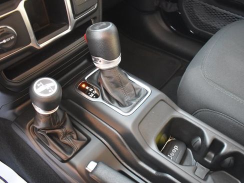 Used 2023 Jeep Wrangler Sport AWD/4WD image 25