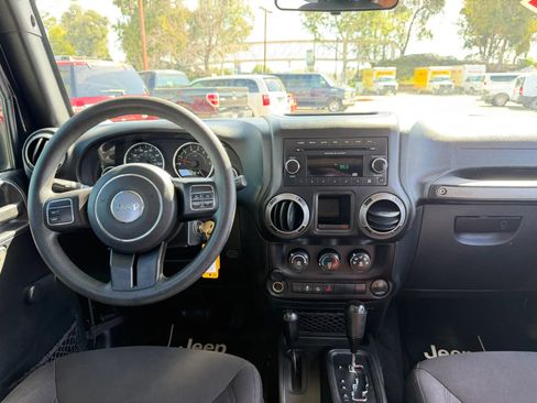 Used 2017 Jeep Wrangler Unlimited Sport image 11