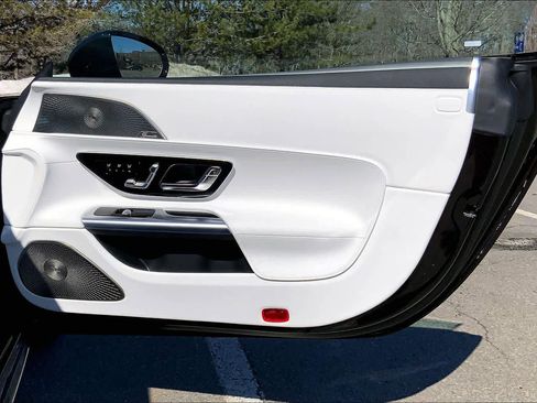 New 2026 Mercedes-Benz Maybach SL 680 image 23